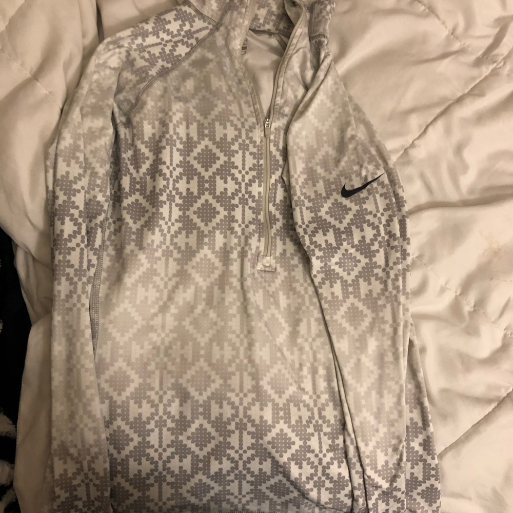 Women light weight nike hoodie
